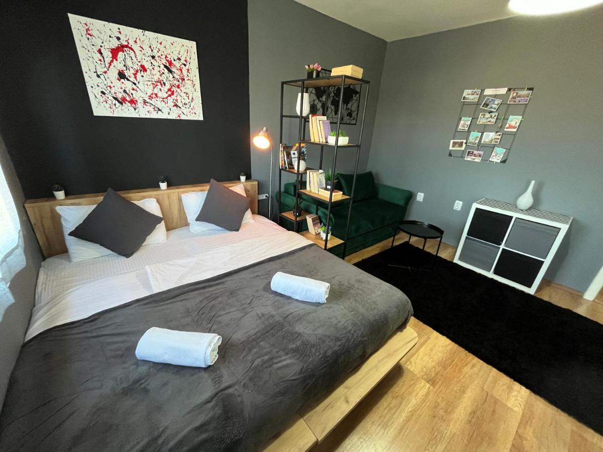 Mickitos City Center Apartment Скопье Экстерьер фото
