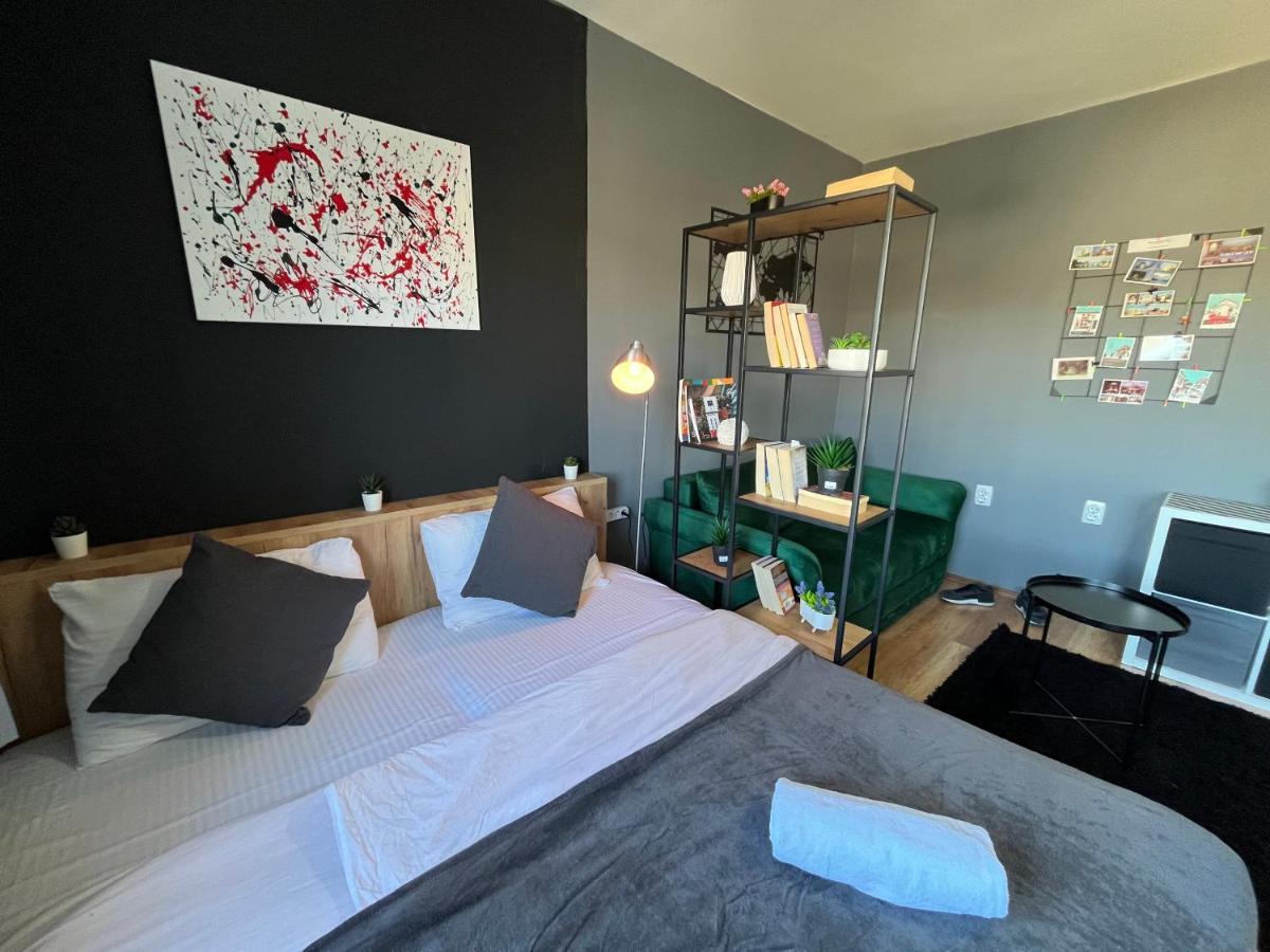 Mickitos City Center Apartment Скопье Экстерьер фото