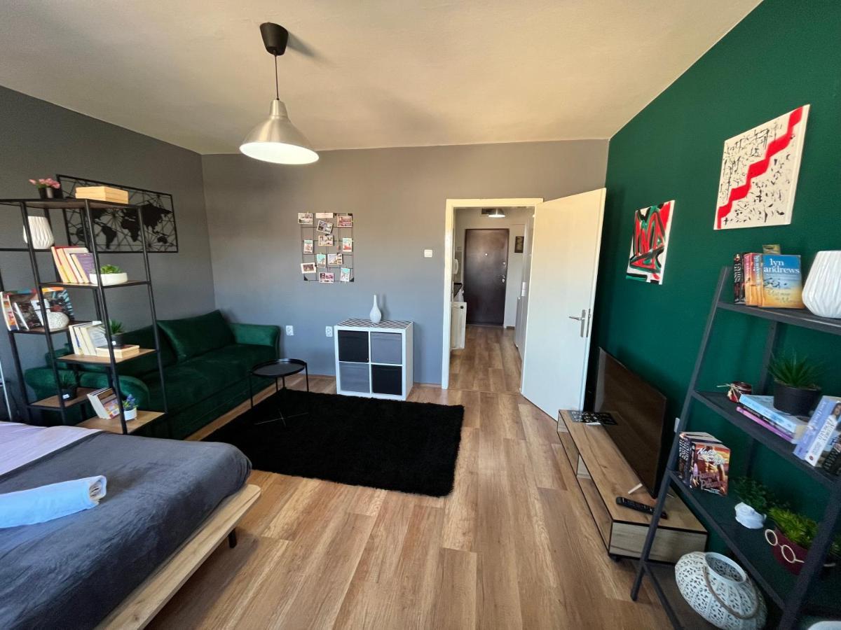 Mickitos City Center Apartment Скопье Экстерьер фото